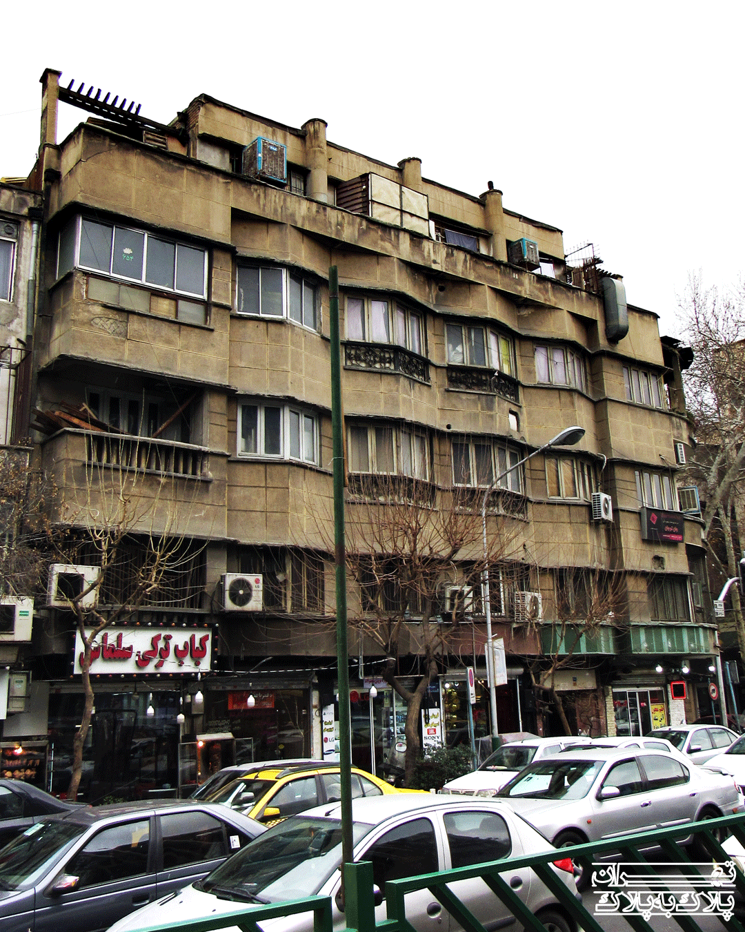 بنای خیابان جمهوری-فلسطین